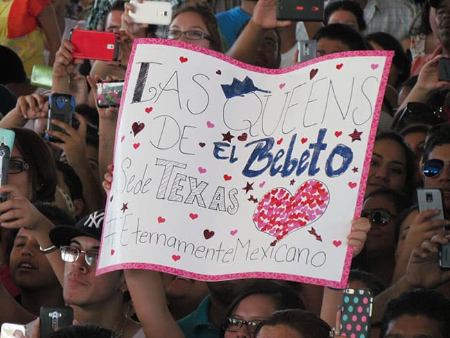 Sus fans se hicieron presentes entre el público.