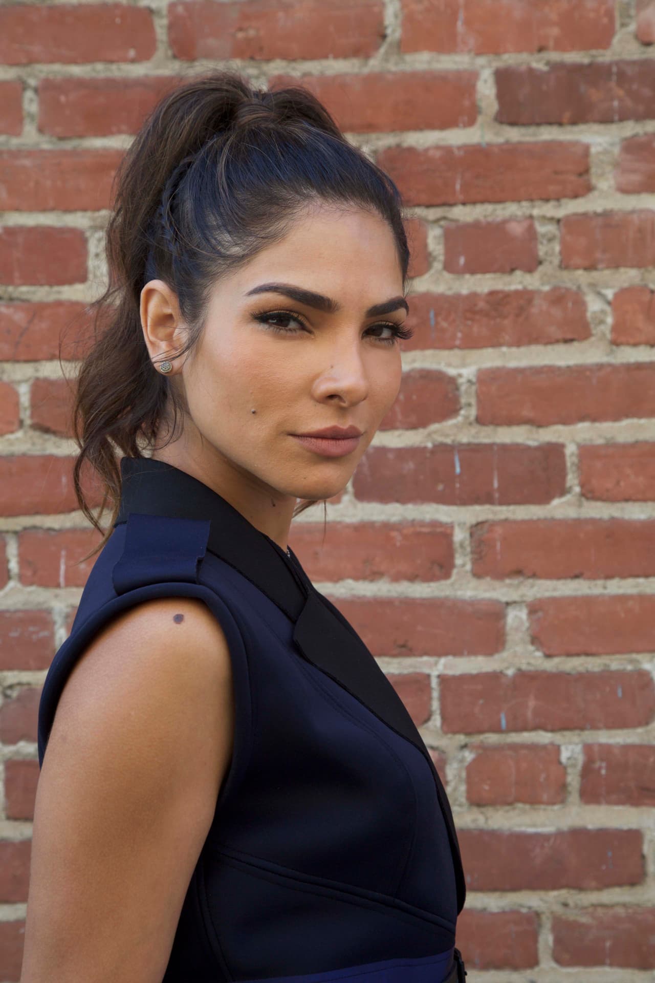 Alejandra Espinoza sabe cómo conquistar al público con cada uno de los atuendos que presenta noche a noche en La Reina de la Canción. Aquí te presentamos algunos de los más memorables.