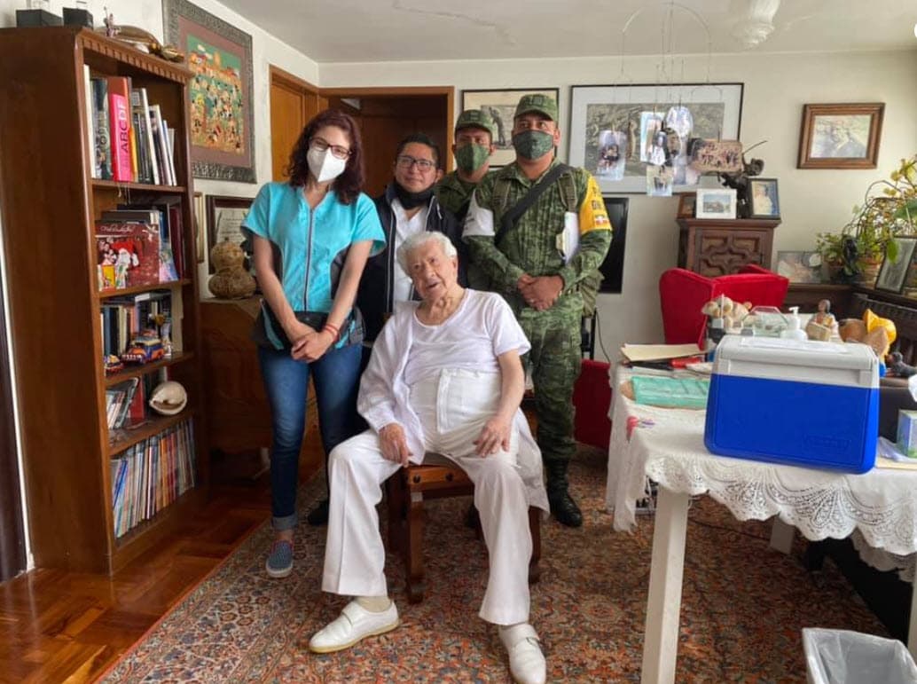 En ese sentido, en 'Venga la alegría' aclaró los rumores de que había contraído covid-19, pese al blindaje que le ha hecho su familia para tenerlo a salvo. 
<br>