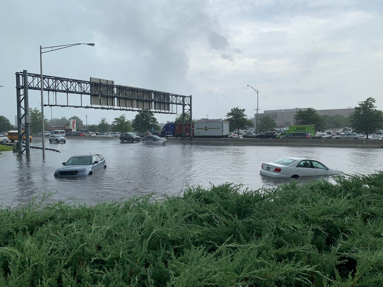 La alerta por inundaciones se mantuvo toda la tarde.