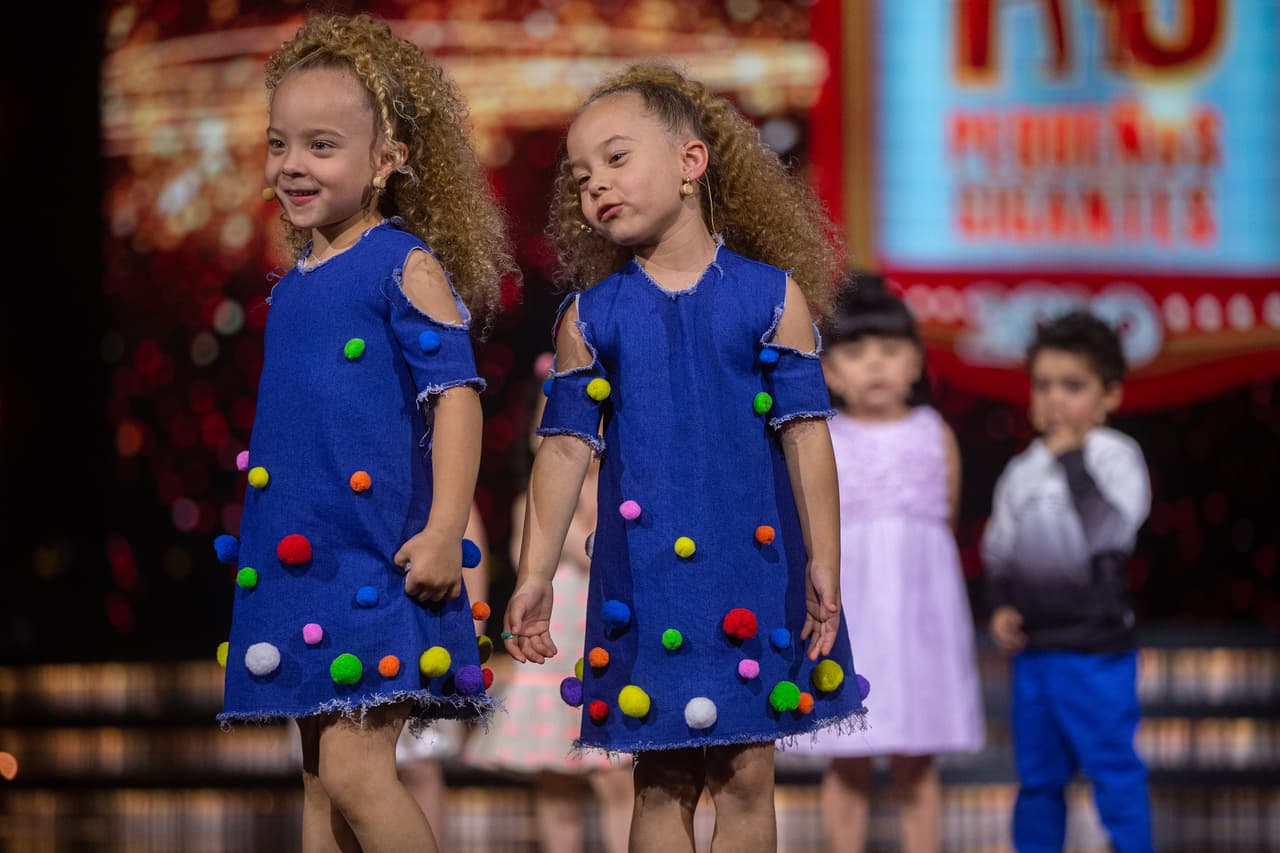 Las pequeñas Carlota y Génova también llenaron de dulzura y gracia el escenario de Pequeños Gigantes en la última gala de 2020.