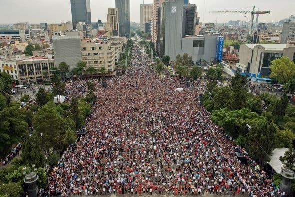 Según el dato de los organizadores más de 12,937 mexicanos participaron en el baile más grande del mundo.