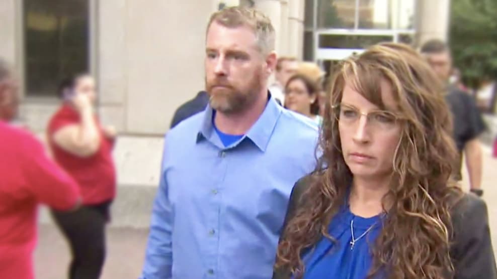 <b><a href="http://www.univision.com/houston/kxln/noticias/juicios/la-pareja-acusada-de-la-muerte-de-john-hernandez-comparece-por-segunda-vez-en-corte-en-medio-de-protestas-video">13 de Junio</a></b>: En medio de protestas, tuvieron su primera audiencia en un tribunal penal del condado Harris la exoficial Chauna Thompson y su esposo Terry Bryan Thompson, acusados de asesinato en la muerte de John Hernández.