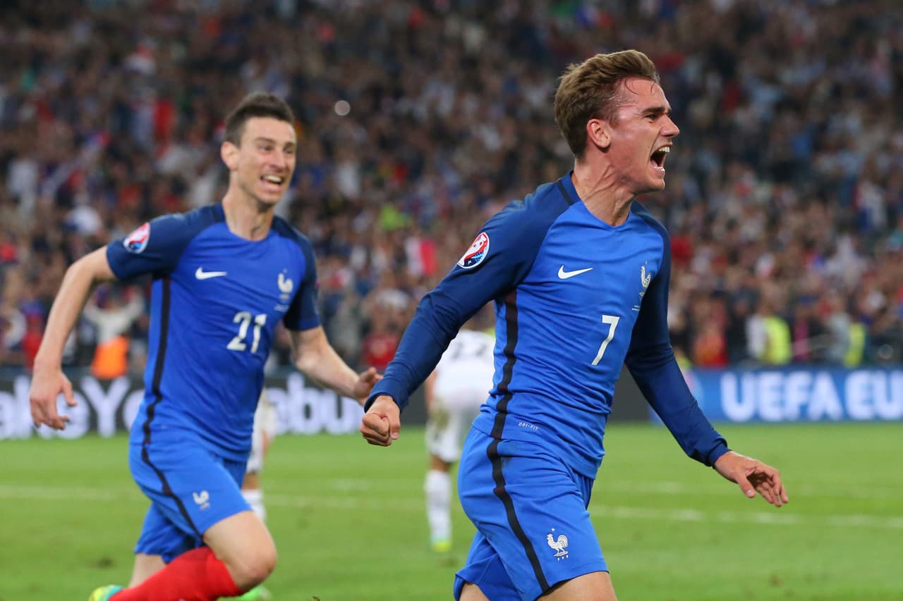 Griezmann y Payet dieron a Francia el sufrido triunfo ante Albania y el pase a octavos