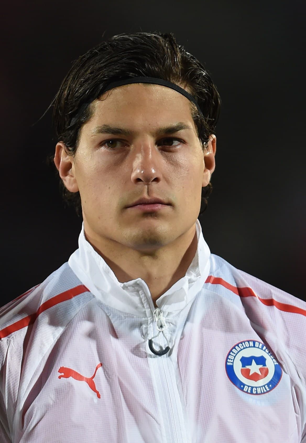 Miiko Albornoz era habitual de las convocatorias de Chile con Jorge Sampaoli, pero ha sido un poco dejado de lado por Juan Antonio Pizzi. Juega en el Hannover de Alemania.