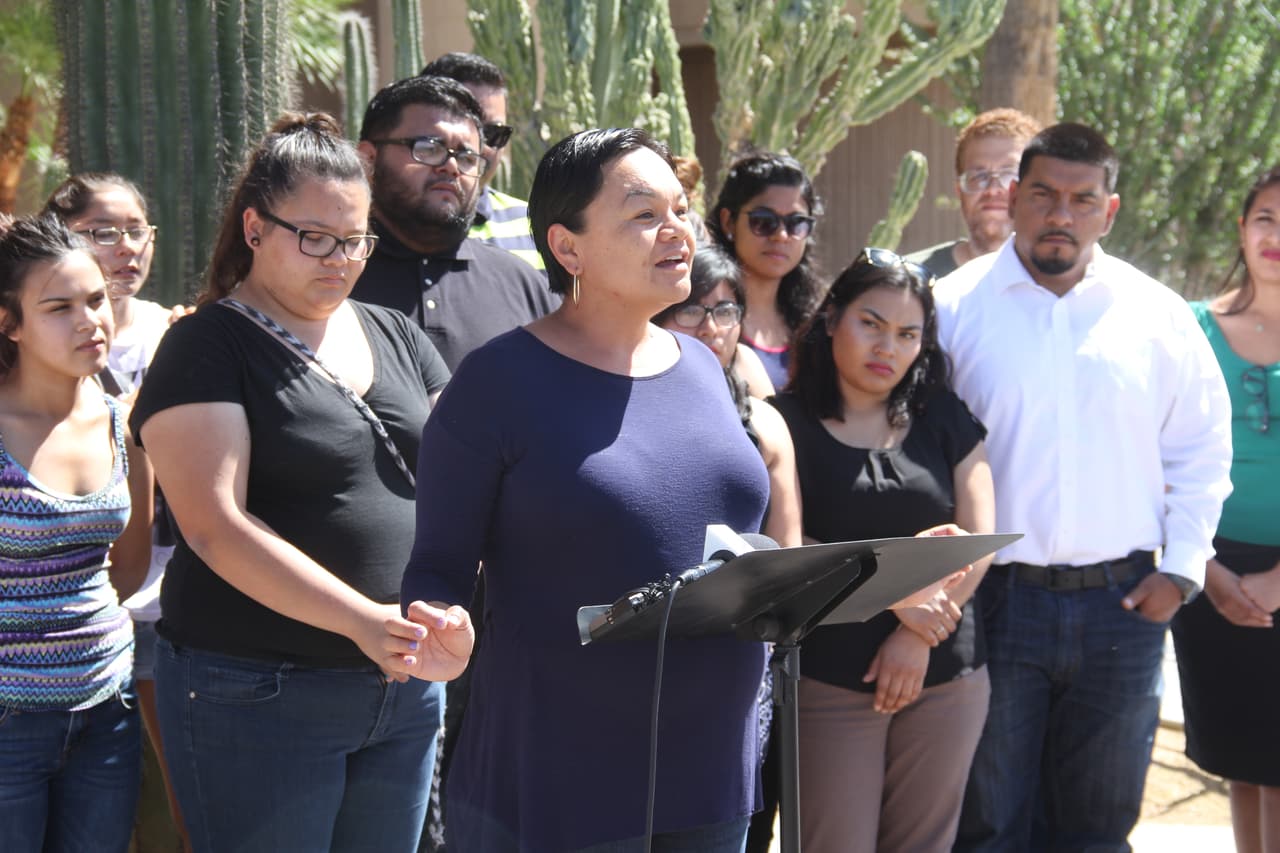 Esta protesta ocurre luego que Donald Trump anunciara su tercera visita a Arizona.