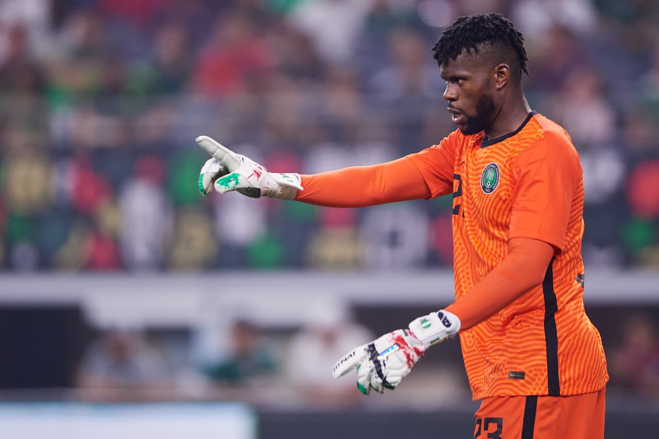 Francis Uzoho no tuvo un duelo sencillo.