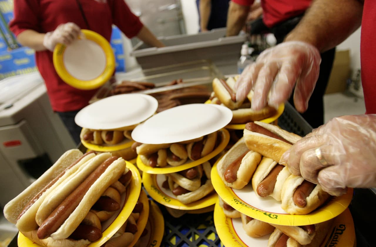 Comer un hot dog podría quitarle 36 minutos de vida a los neoyorquinos