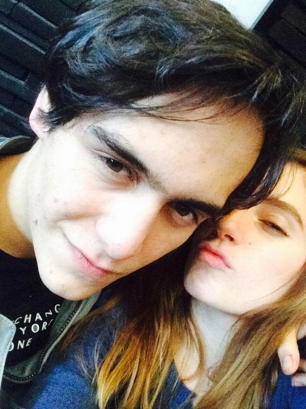 Esto por la guapura de su hermano menor, Julián, otro talentoso miembro de la familia del "Rey del Jaripeo".