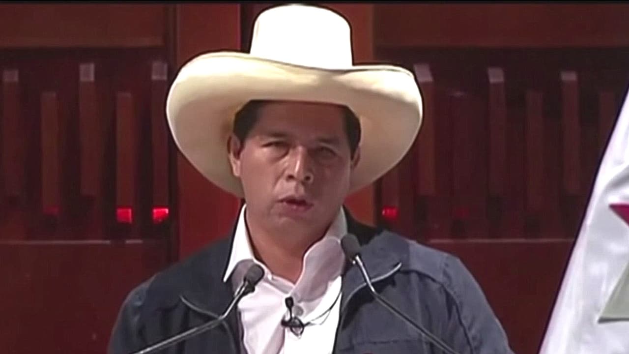 Pedro Castillo asume la presidencia de Perú en bicentenario de la independencia del país