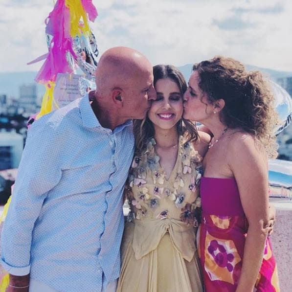 Los rumores sobre el rompimiento de la pareja, que mantenían una relación desde 2016, se avivaron luego de que el argentino no estuviera en el cumpleaños de Paulina, a finales de julio, y solo le dedicara un frío mensaje en Twitter, el cual ni siquiera fue contestado por la actriz.