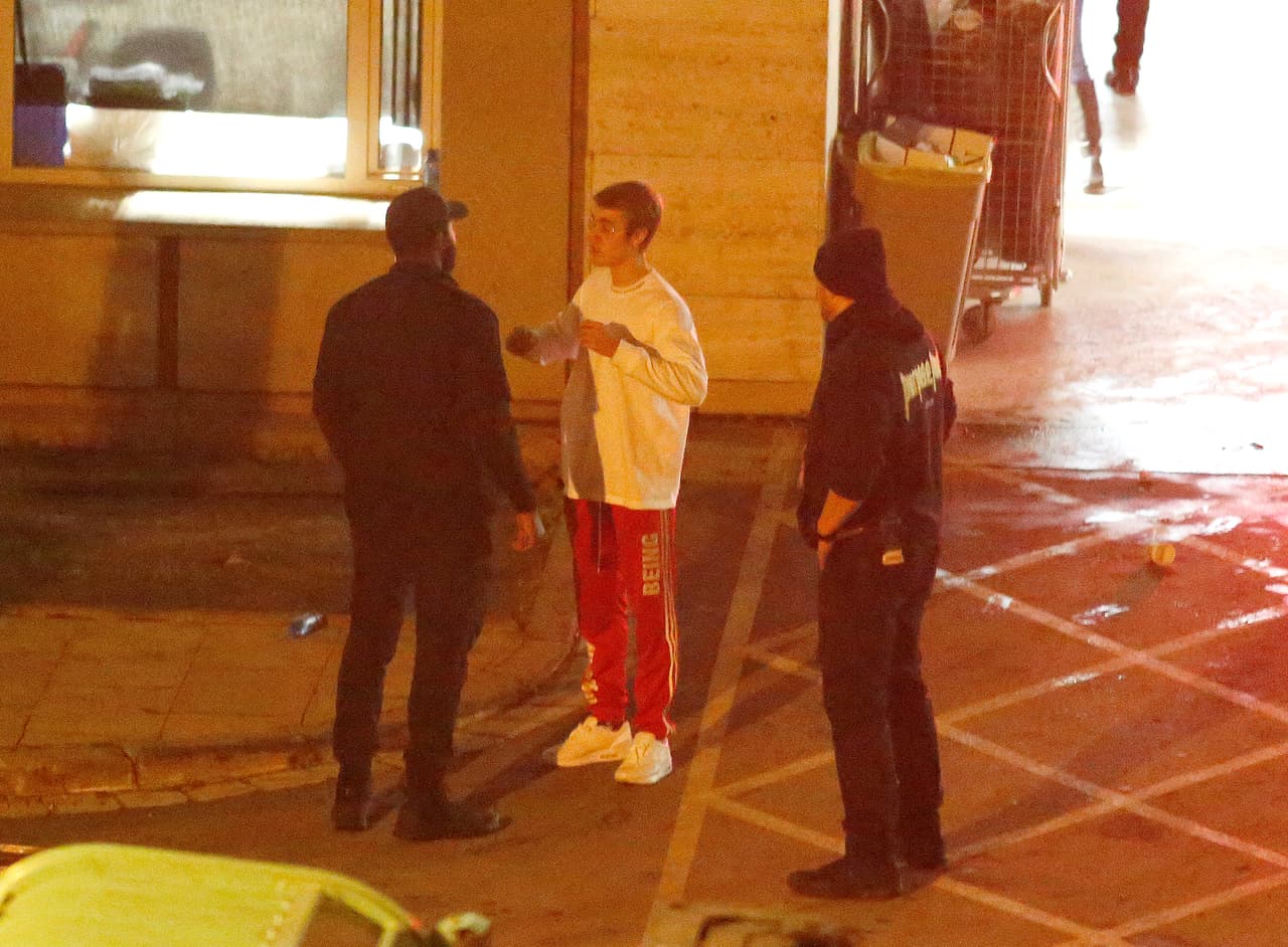 Se reportaba que tal vez emprenda acción legal contra el cantante.