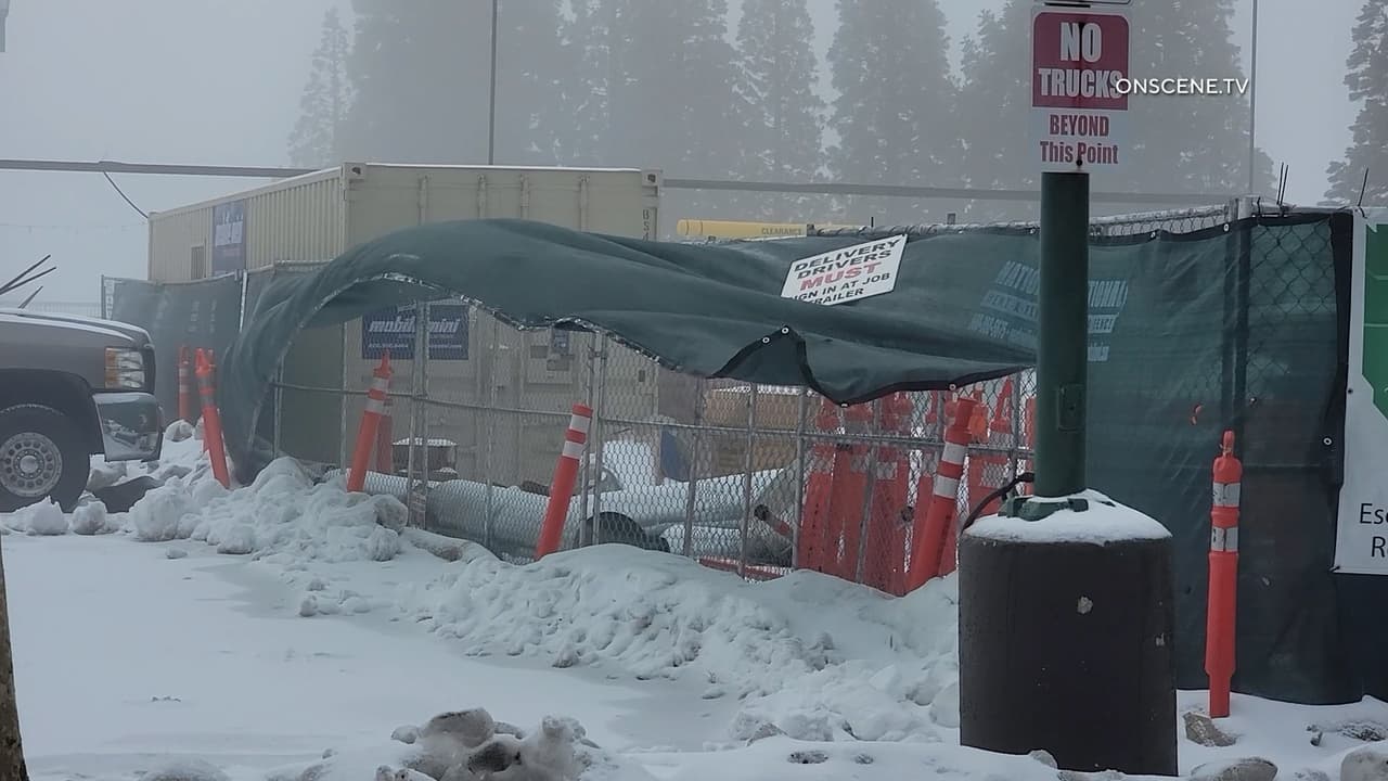 Las montañas del condado de San Bernardino ya están cubiertas de blanco.