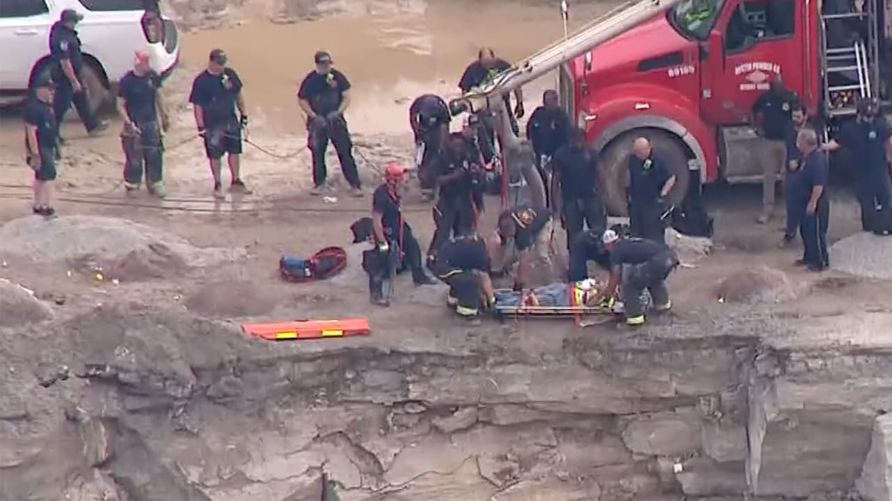 Trabajador resbala y cae a cantera desde 30 pies de altura; así fue su rescate