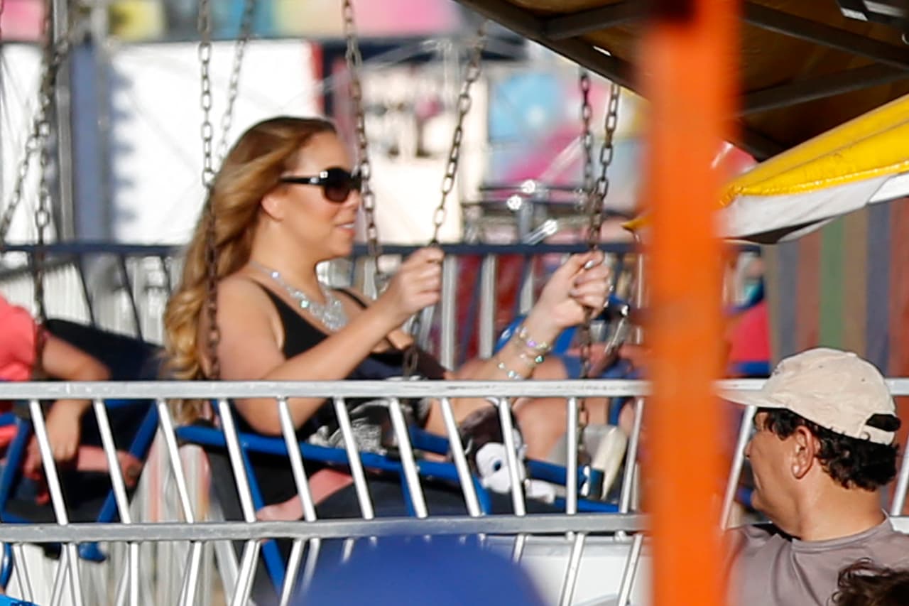 Sin dejar el glamour de lado, se divierte.