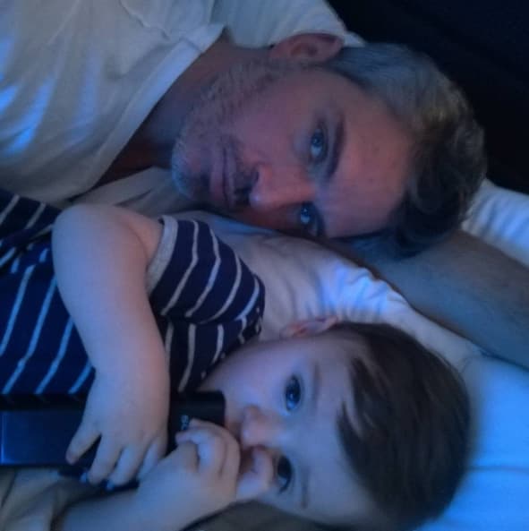 Su esposa también trabaja así que tienen gente que les ayuda en el cuidado de Bianca y Ramiro.