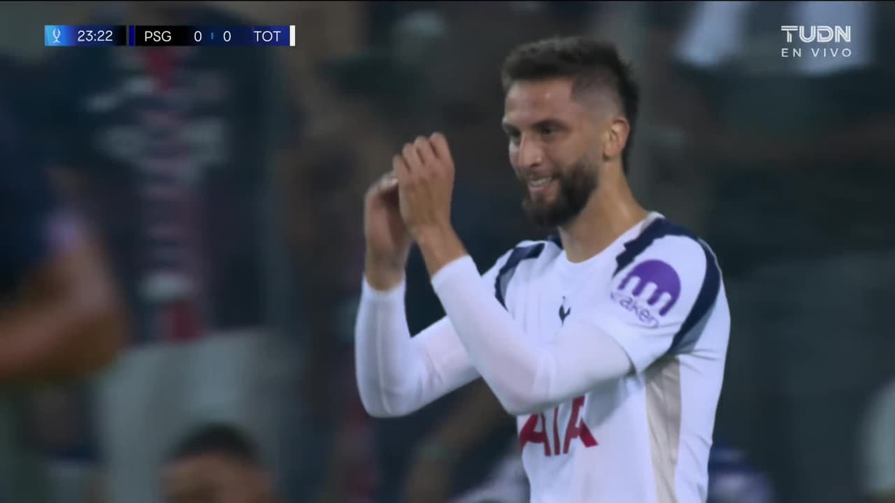 ¡Cerca Bentancurt! Jugada a balón parado y el Tottenham se queda a nada del 1-0