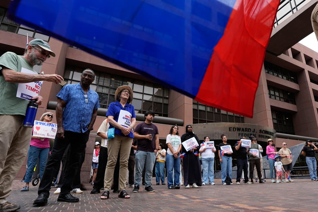 Expiran los permisos de trabajo de los haitianos tras el fallo judicial sobre el TPS