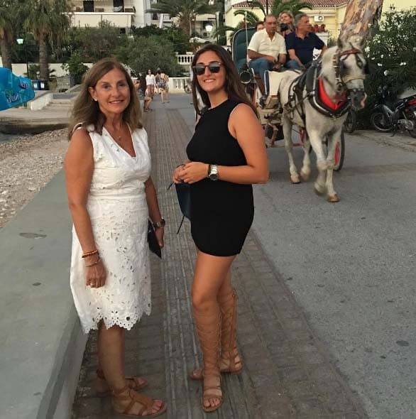 Millie y Mía son las dueñas del corazón de Raúl.