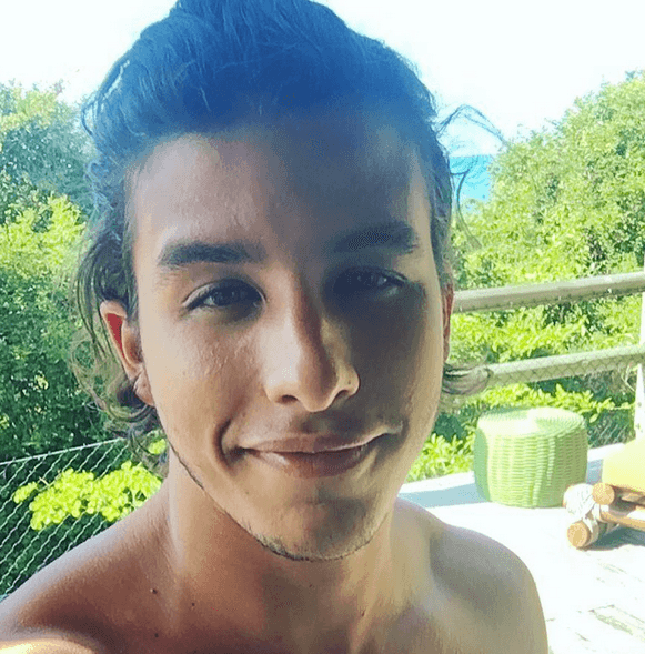 Ricky Tavares nació el 25 de agosto de 1991 en Brasilia.