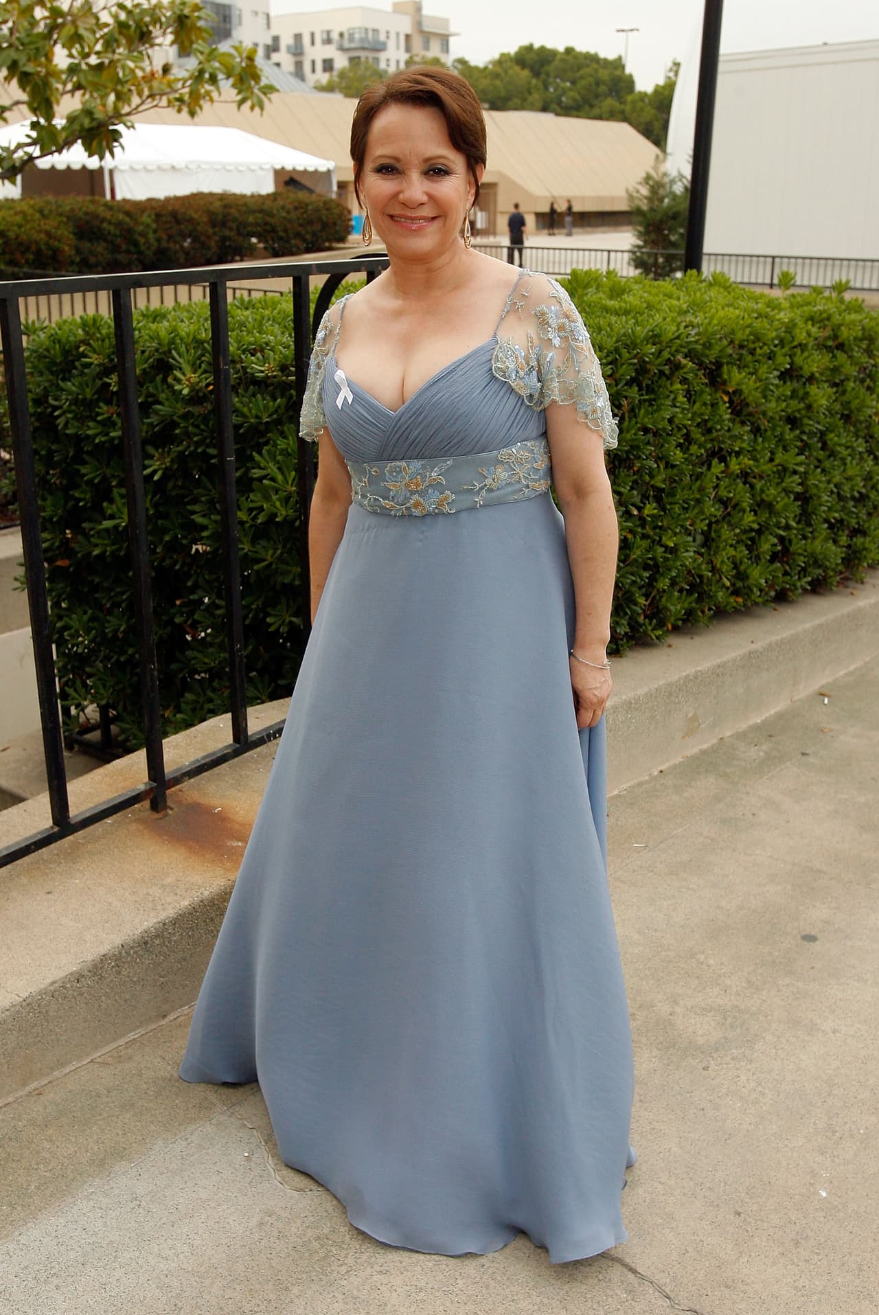 "El guion fue realmente lo que me decidió a hacerla. El personaje era muy conmovedor y hay una cosa que me gustó mucho: 
<b><a href="https://www.univision.com/shows/primer-impacto/sylvester-stallone-nos-cuenta-lo-ultimo-sobre-rambo-v-last-blood-una-pelicula-en-la-que-los-latinos-estan-muy-presentes-video" target="_blank">ver al héroe de una manera más humana</a></b>", compartió al diario mexicano.