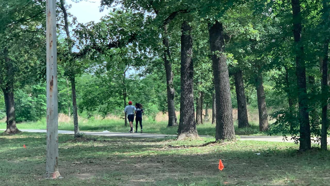Este es un parque donde día a día acuden personas de todas las edades a correr o realizar cualquier otro ejercicio.