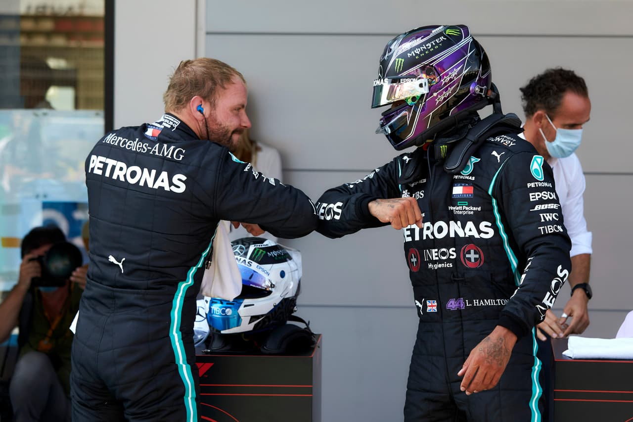 Hamilton ejecutó una casi perfecta carrera en el Gran Premio de España, liderando cada una de las vueltas. Verstappen se queda en la segunda posición, mientras que Bottas logra la tercera posición. El mexicano, 'Checo' Pérez estuvo a una posición de ganar un lugar en el podio.
