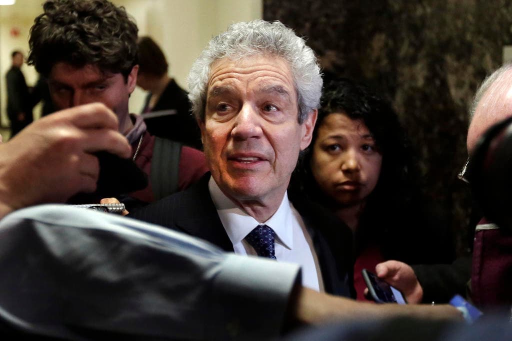 <b>La corte ordenó la liberación de Hernández a menos que se le conceda un nuevo juicio "dentro de un período razonable". </b>Este sería el tercer proceso judicial para Hernández, tras un jurado estancado en 2015 y la condena ahora revocada de 2017.