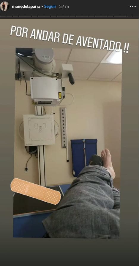 Se trata de Mane de la Parra, quien tuvo que ir al hospital para que lo revisaran.