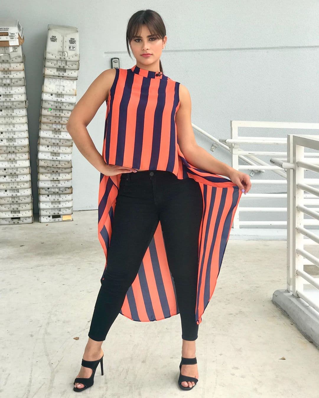 Por su parte, Clarissa Molina estará en el PJ Takeover de Premios Juventud, que será la antesala a la ceremonia de premiación.