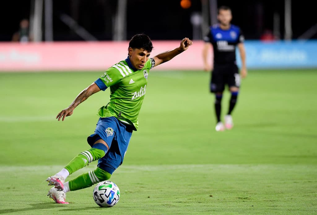 Hacia el final del encuentro, Vega no permitía que Seattle Sounders consiguiera el tanto que abriera el marcador.