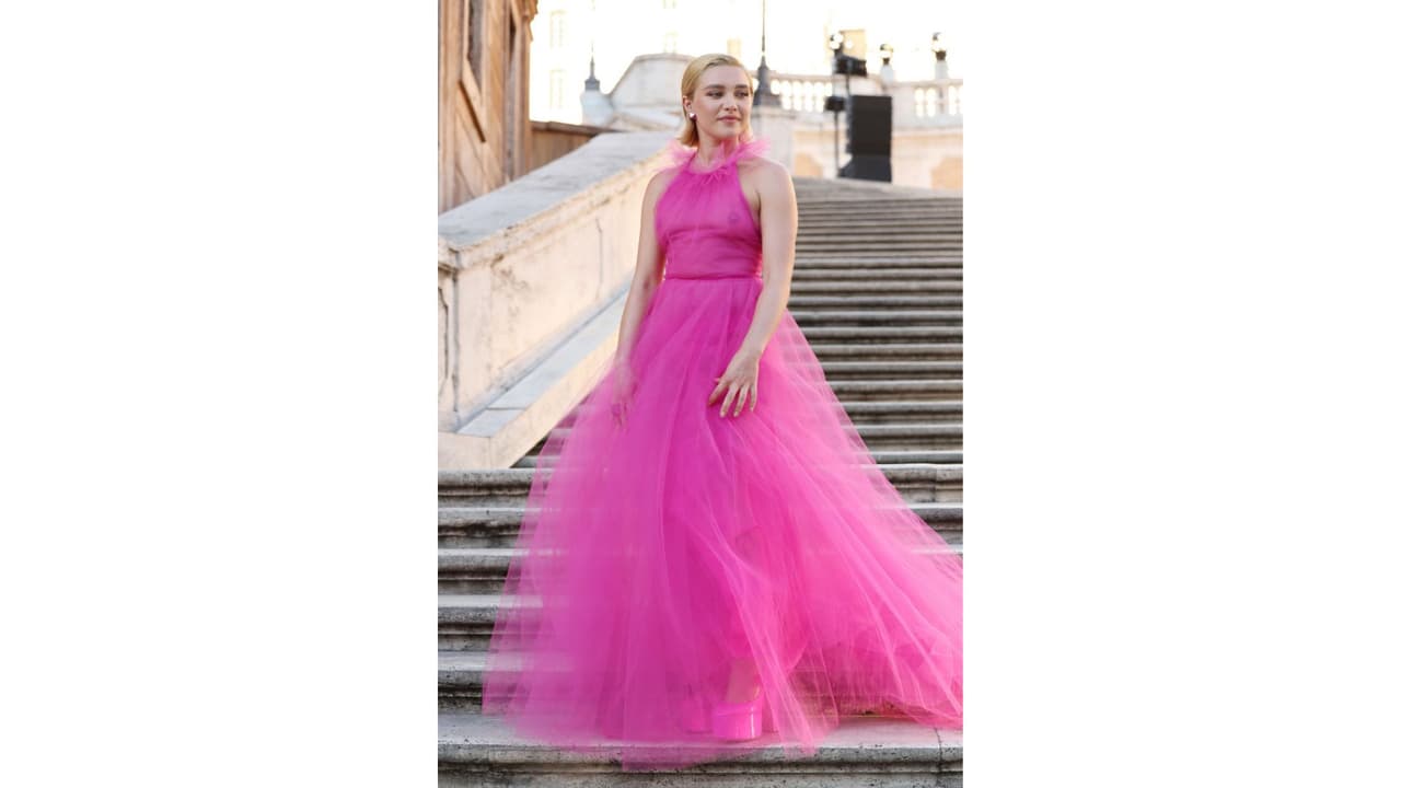 Florence Pugh usando un vestido Valentino