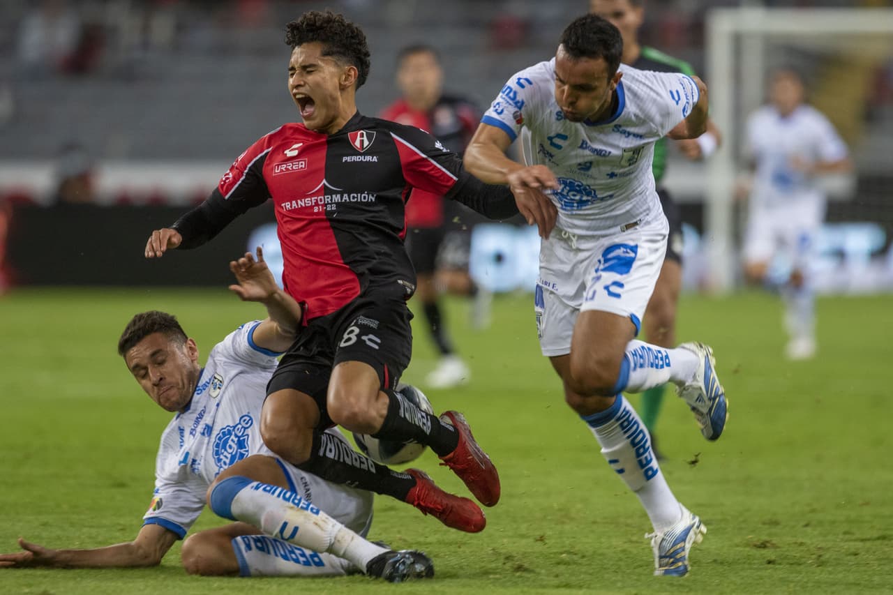 Julio Furch y Christopher Trejo son los encargados de anotar en la victoria 2-0 sobre Querétaro.