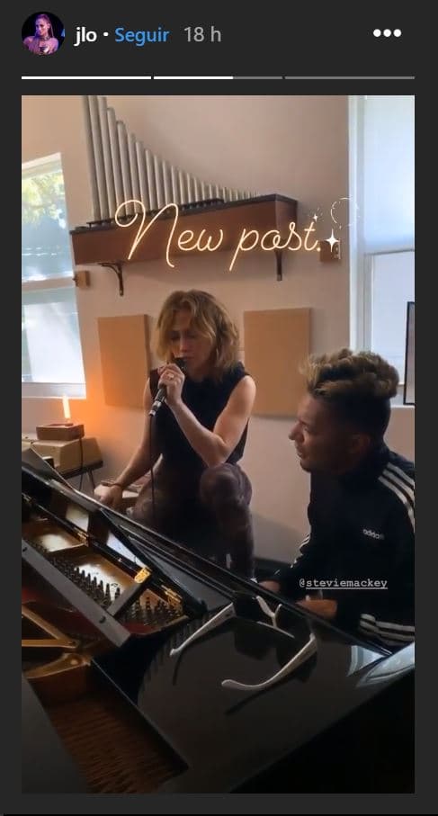 Fue hasta este miércoles que la intérprete de 'Jenny from the block' sorprendió a sus seguidores al publicar una fotografía donde la vimos presumiendo su nuevo peinado.