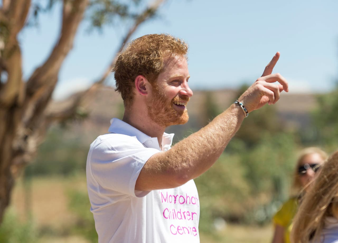 A bordo del autobús también iba
<b> la escolta personal </b>del miembro de la familia real.
<br>