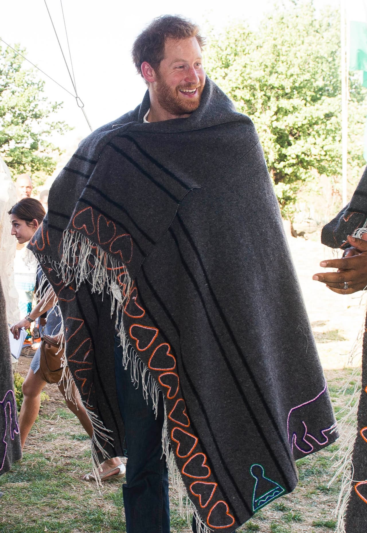 ¡Y hasta salió con obsequios!