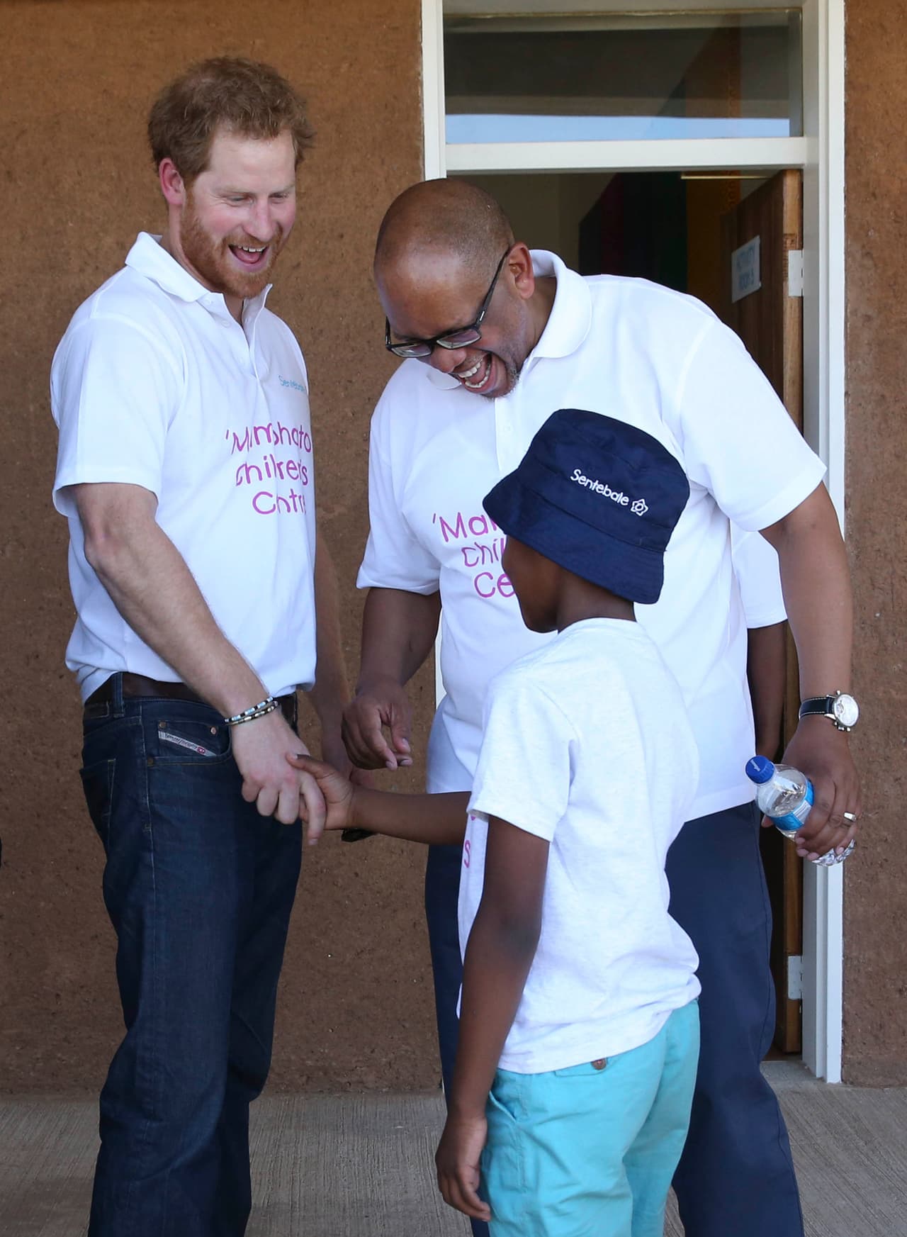 Harry bromeó con lo alto que se ha puesto el chico.