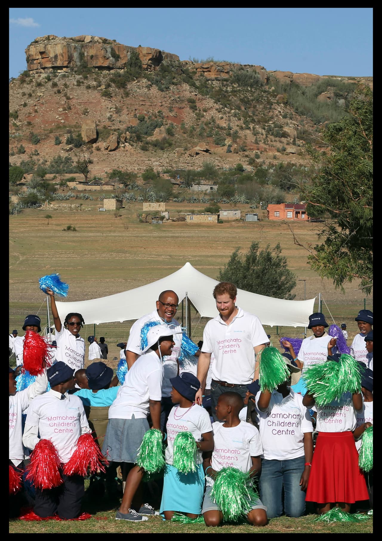 Un vistazo al lugar, rodeado de pequeños.