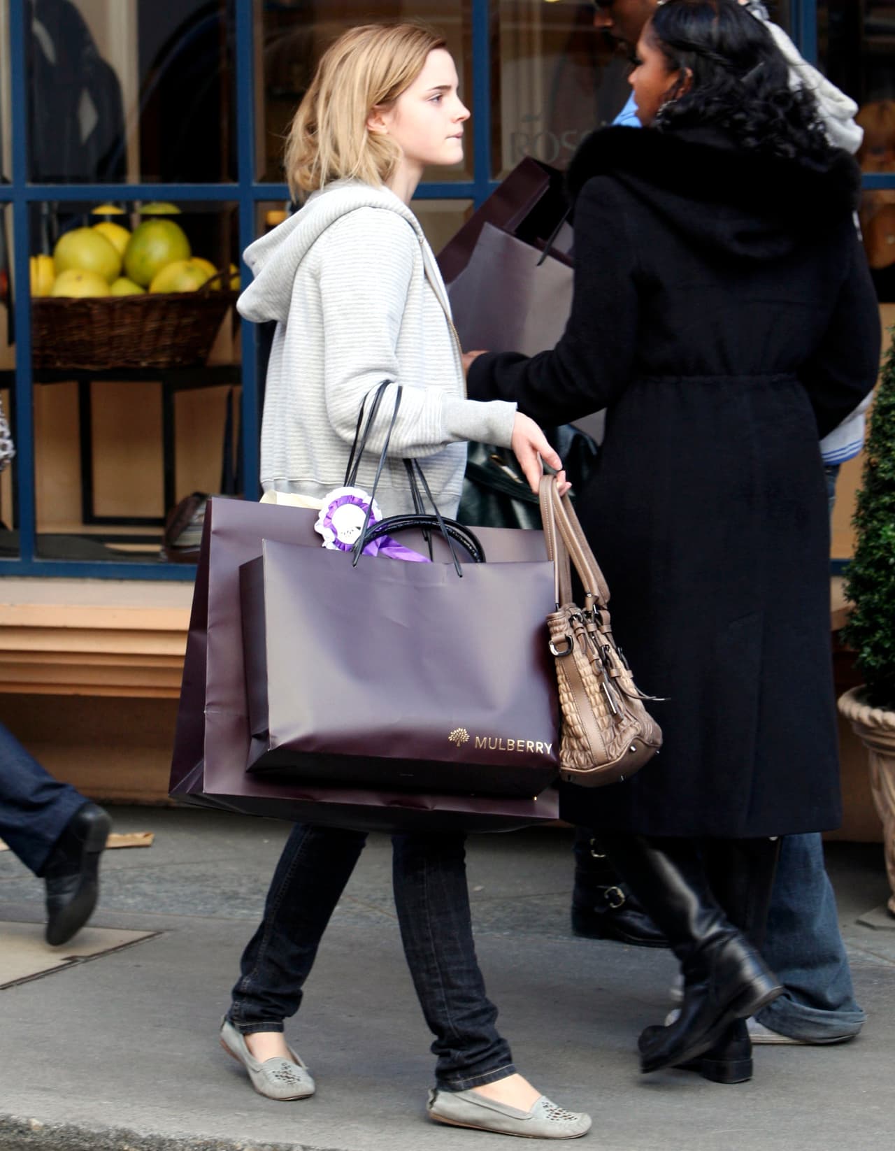 Con estas flasts también puedes estar muy cómoda en los días de clases como, Emma Stoone