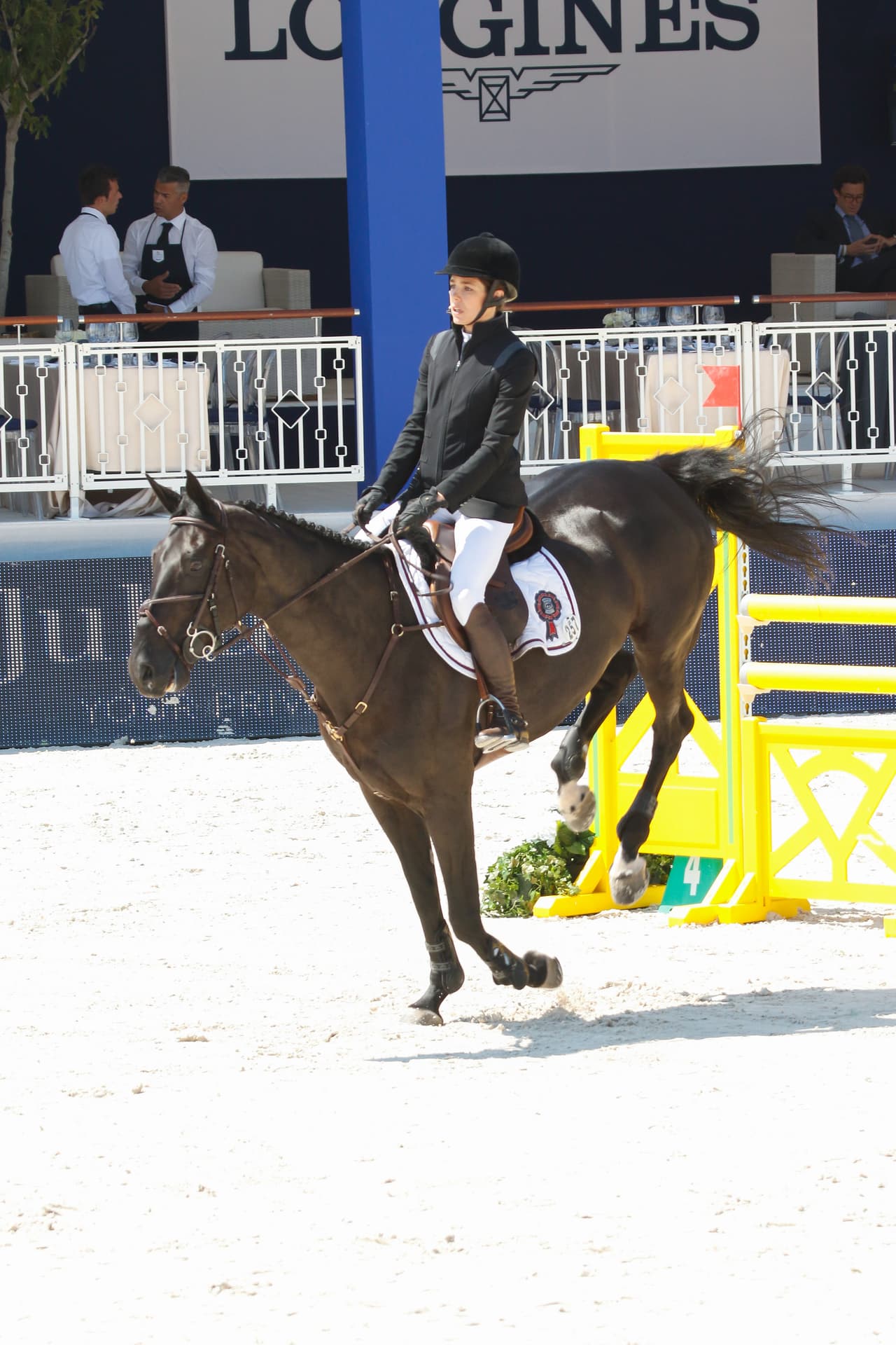 La joven de 28 años se encontraba dando un gran espectácula arriba del potro.