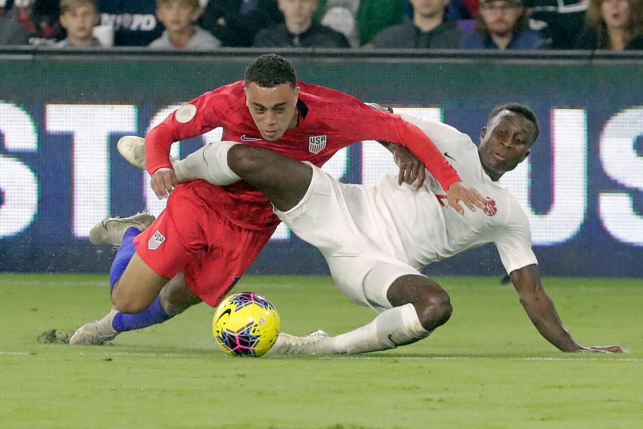 Con doblete de Zardes sumado a las anotaciones de Morris y Long, la Selección de Estados Unidos goleó 4-1 a Canadá en un intenso partido.