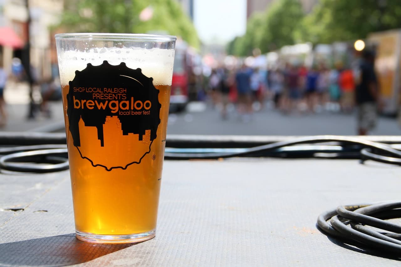 <b><a href="https://shoplocalraleigh.org/brewgaloo/">Brewgaloo en Raleigh (21 y 22 de abril)</a></b>. El festival de cerveza artesanal más grande del estado cuenta con 100 cervecerías participantes, 50 camiones de comida y atrae a 30,000 personas.
<br>
<br>
<b><a href="https://goo.gl/maps/Vd2eAPUS3AfeXDWj8">Cómo llegar</a></b>
