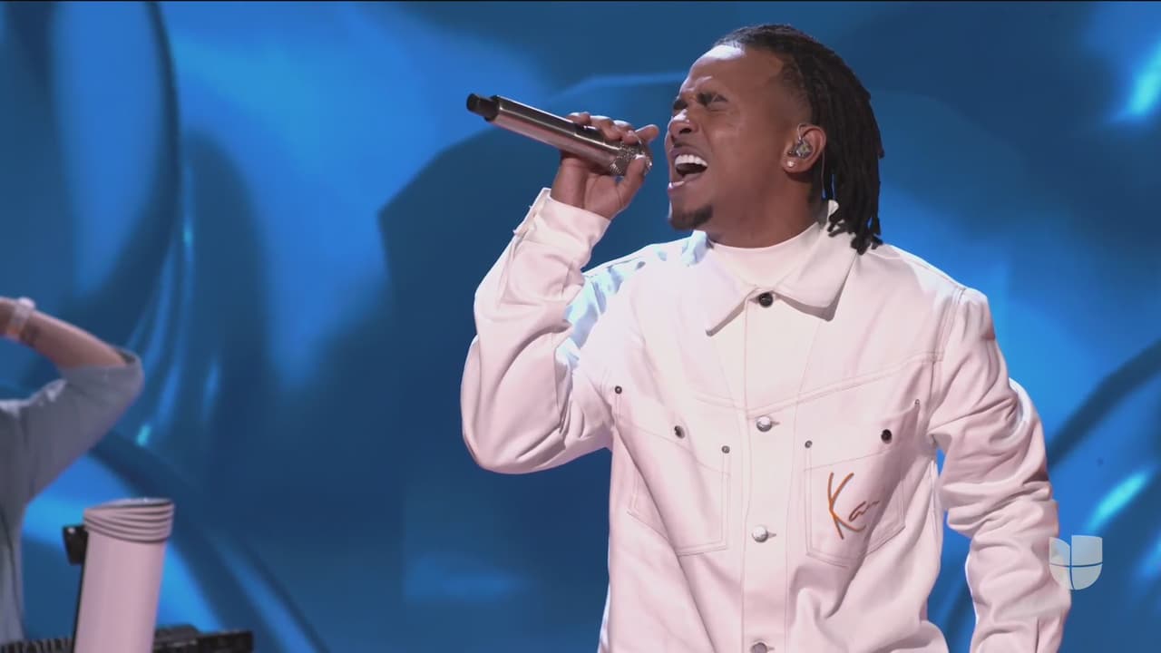 Comenzó con 'Caramelo' y cerró su participación con 'Mamacita'.