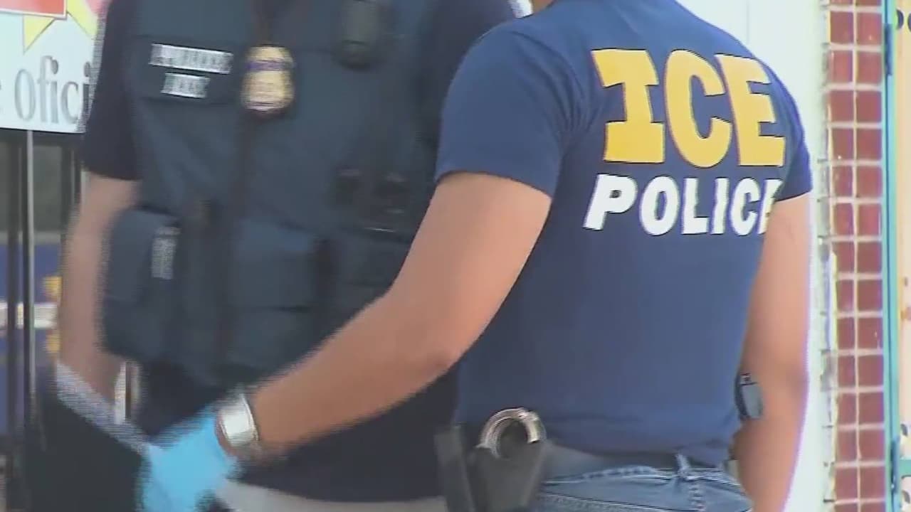 Agente de ICE en Minnesota se entregará a la policía tras acusación por amenazar a un automovilista