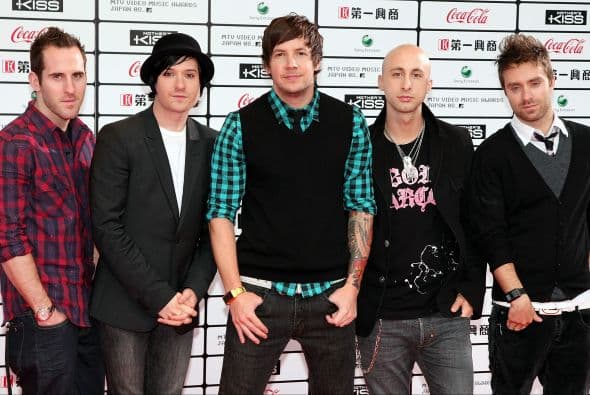 La agrupación de pop-funk, Simple Plan, tocaba uno de sus grandes éxitos, 'Welcome to may life'.