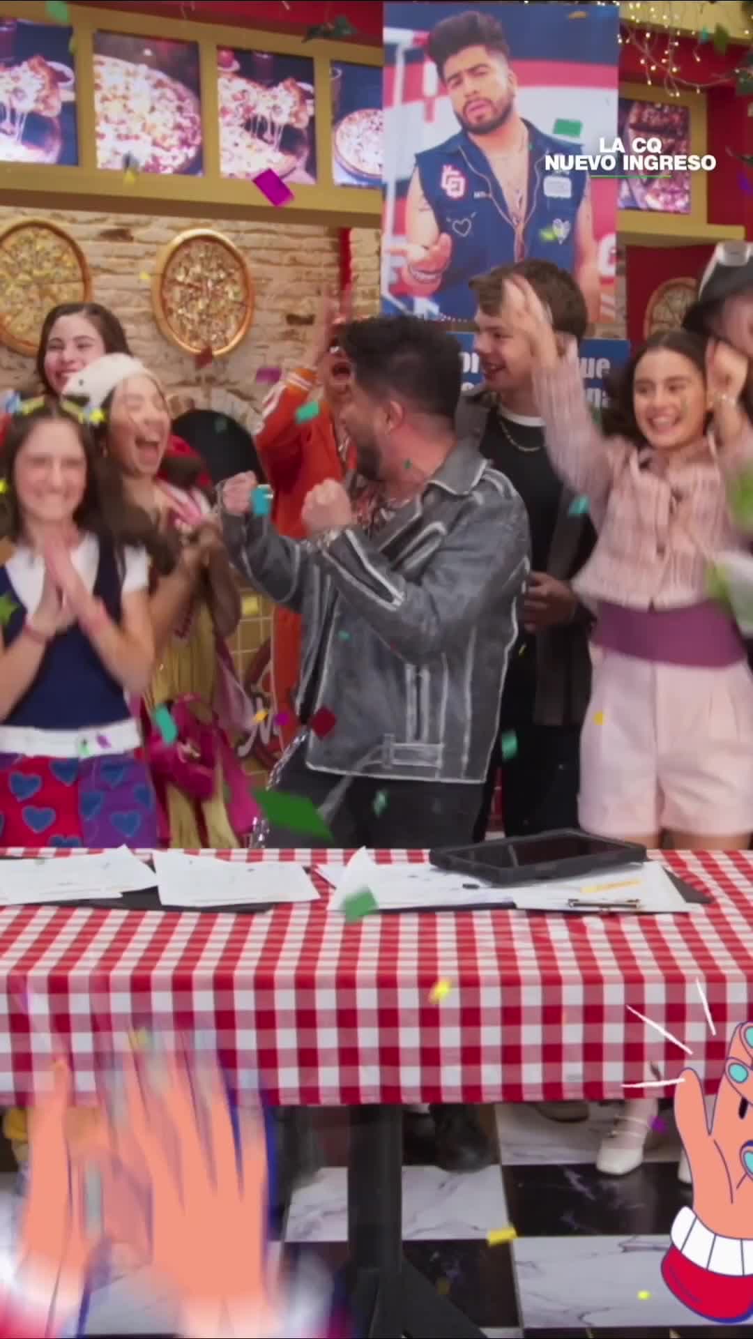 ¡Roque se va CANNES con todo y ESMOQUIN NUEVO!