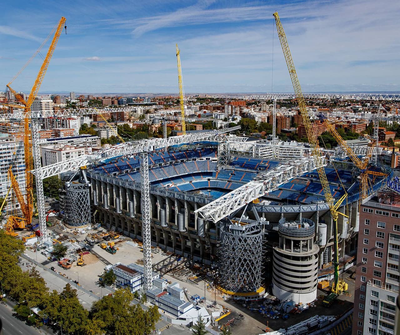Las obras del Santiago Bernabéu continúan a marchas forzadas y ya se comienzan a completar estructuras importantes de la remodelación.