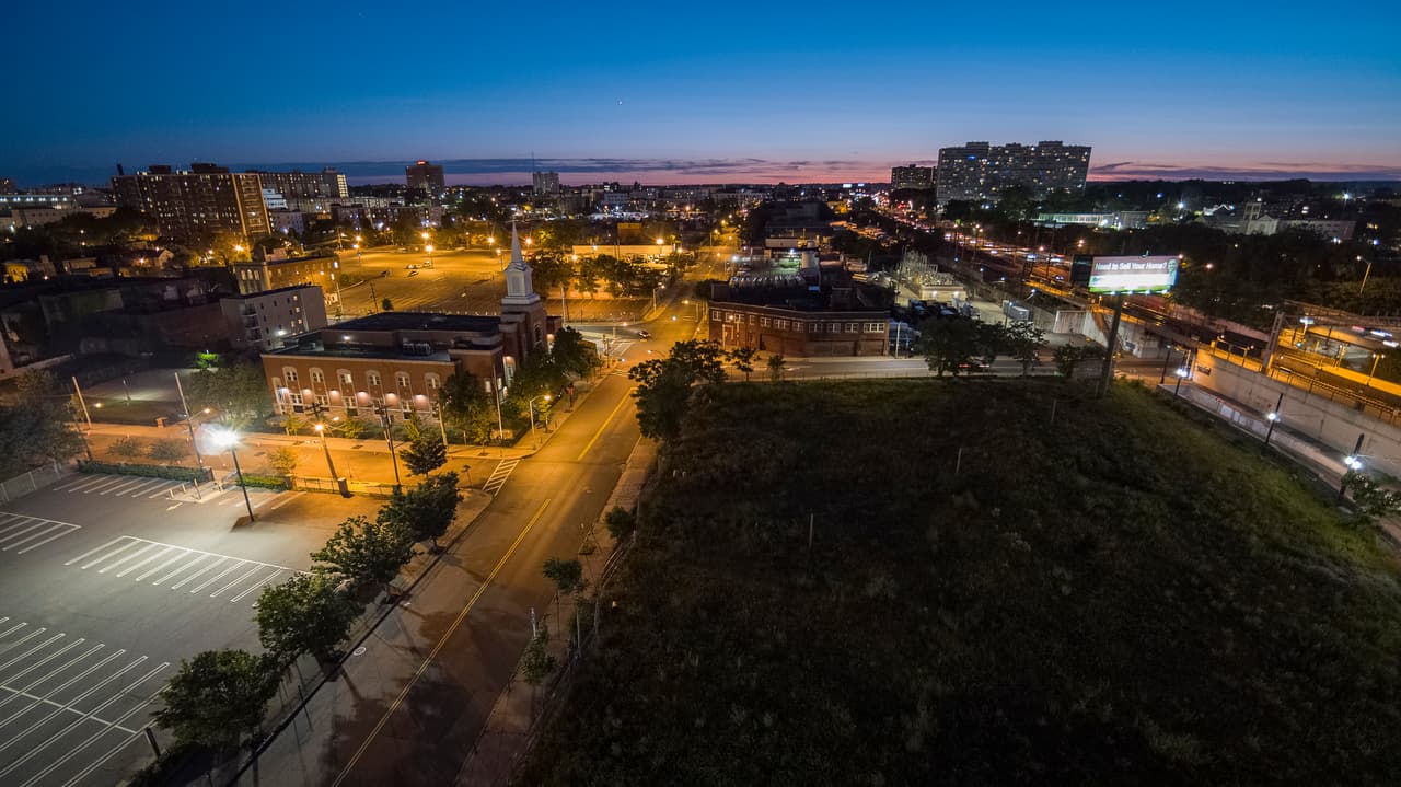 <h2 class="cms-H2-H2">3. Nueva Jersey</h2>
<br>
<br>💰 
<b>¿Cuántas veces ha ganado el gran premio de Mega Millions? </b>22.
<br>
<br>💰 
<b>¿Cuándo se permitió la venta de boletos de Mega Millions? </b>1999.
<br>
<br>💰
<b>Población: </b>9.2 millones de habitantes. 
<br>