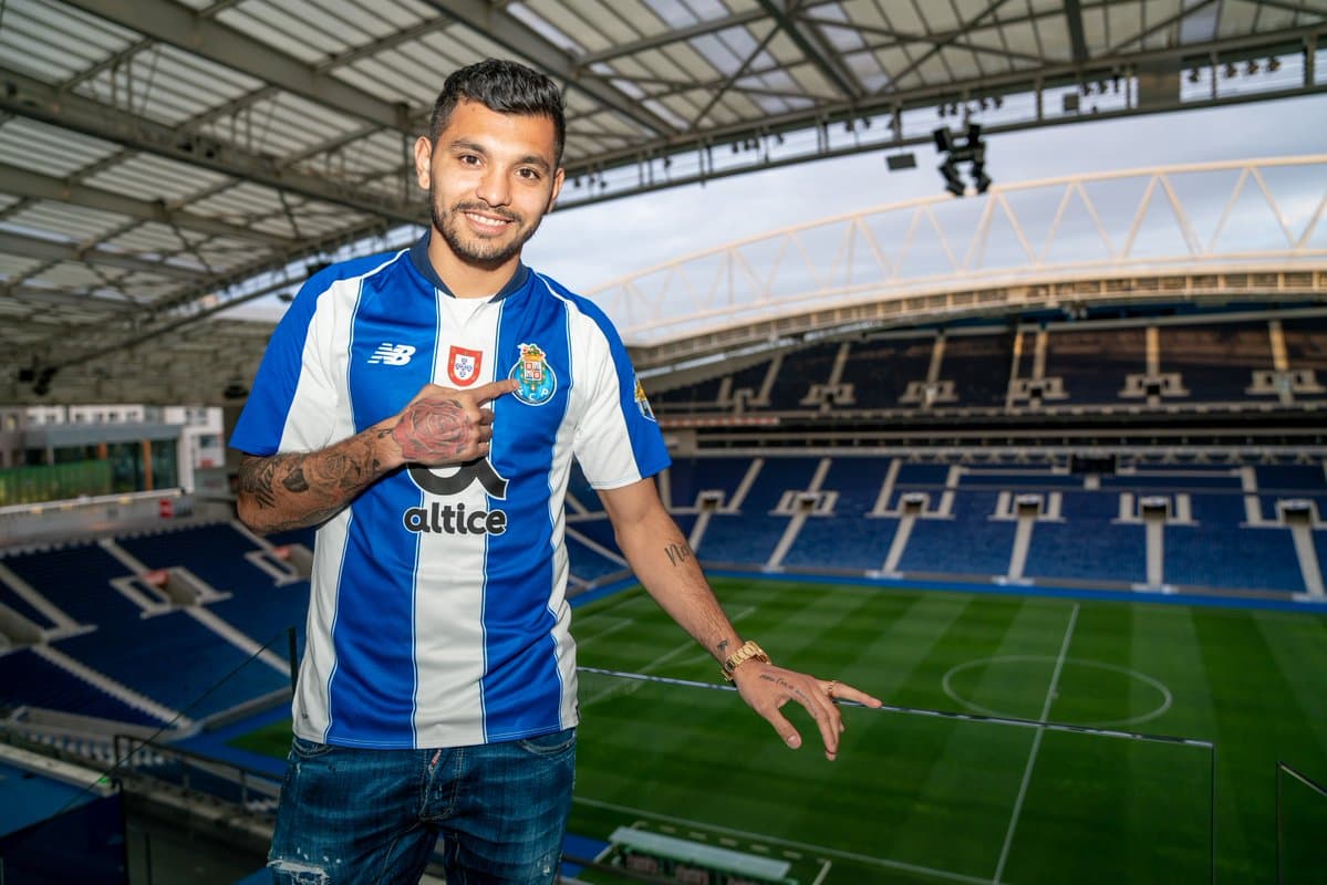 Jesús Manuel Corona firmó este viernes un nuevo contrato que lo vincula con el FC Porto hasta el 2022.