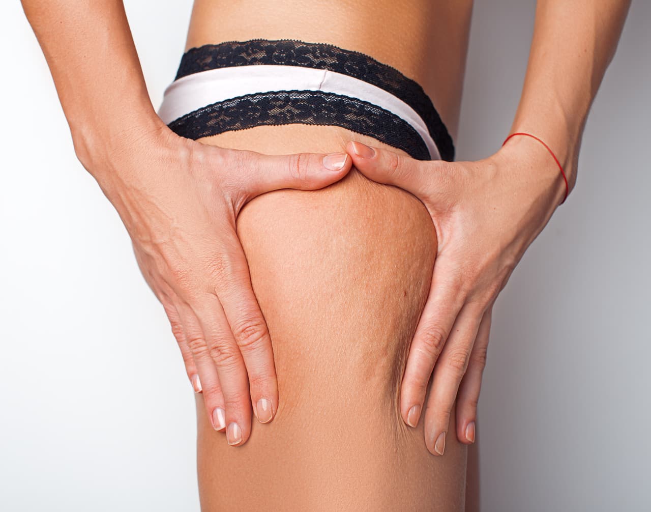 Combatir la celulitis en ocasiones es una pesadilla. Sin embargo, si agregas estos exfoliantes a tu rutina, tu piel lucirá más radiante.